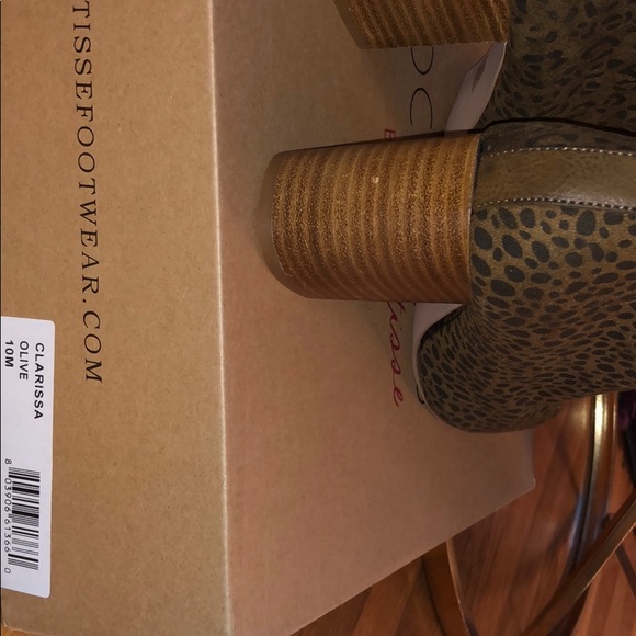 Matisse Coconuts  Clarissa leopard zipper booties - Picture 6 of 6